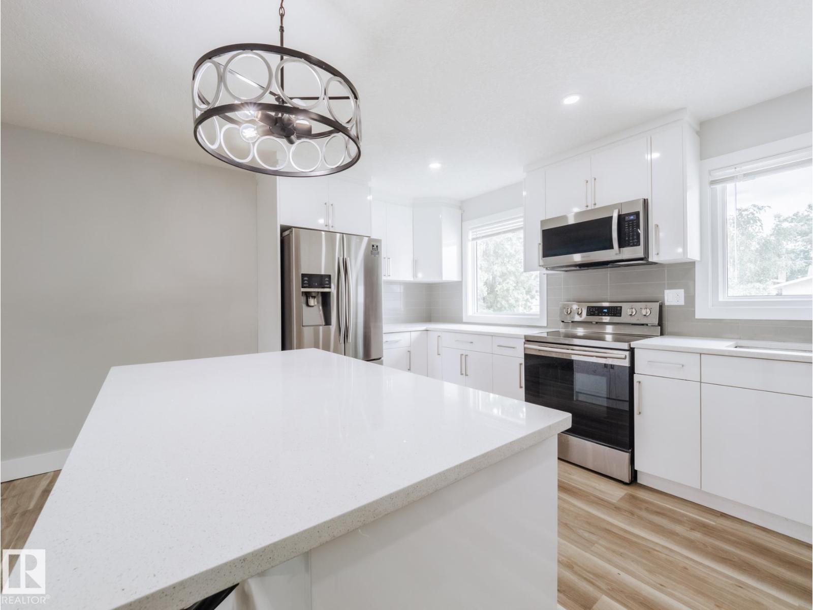 15011 59 ST NW - 10