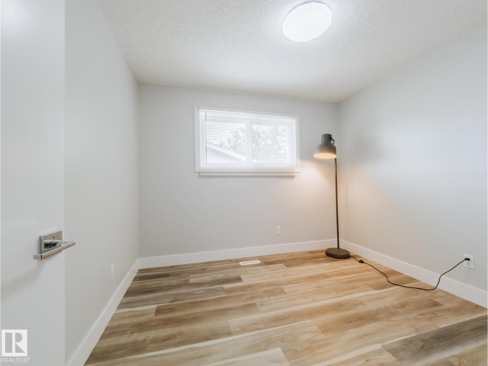 15011 59 ST NW - 24