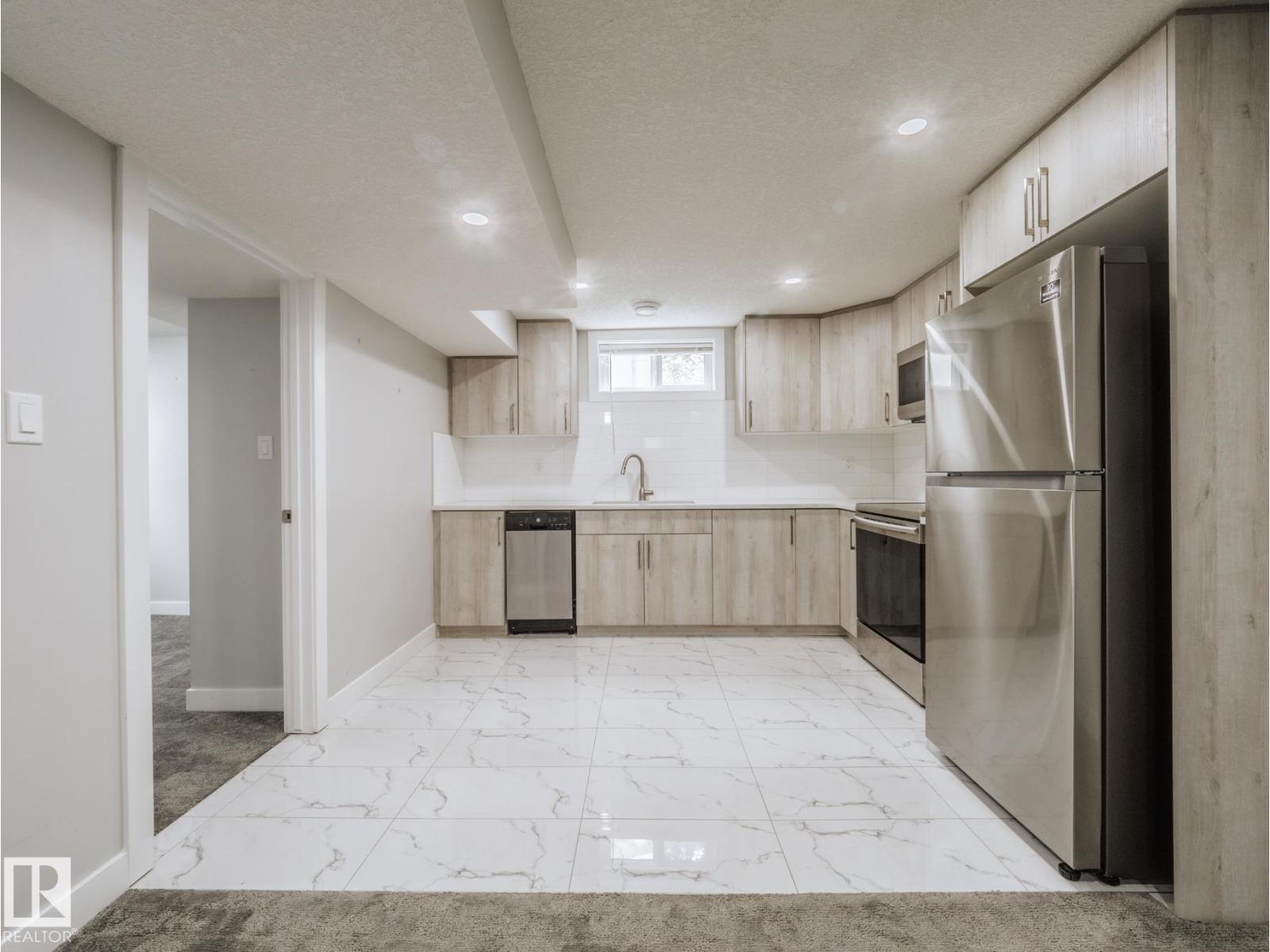 15011 59 ST NW - 27