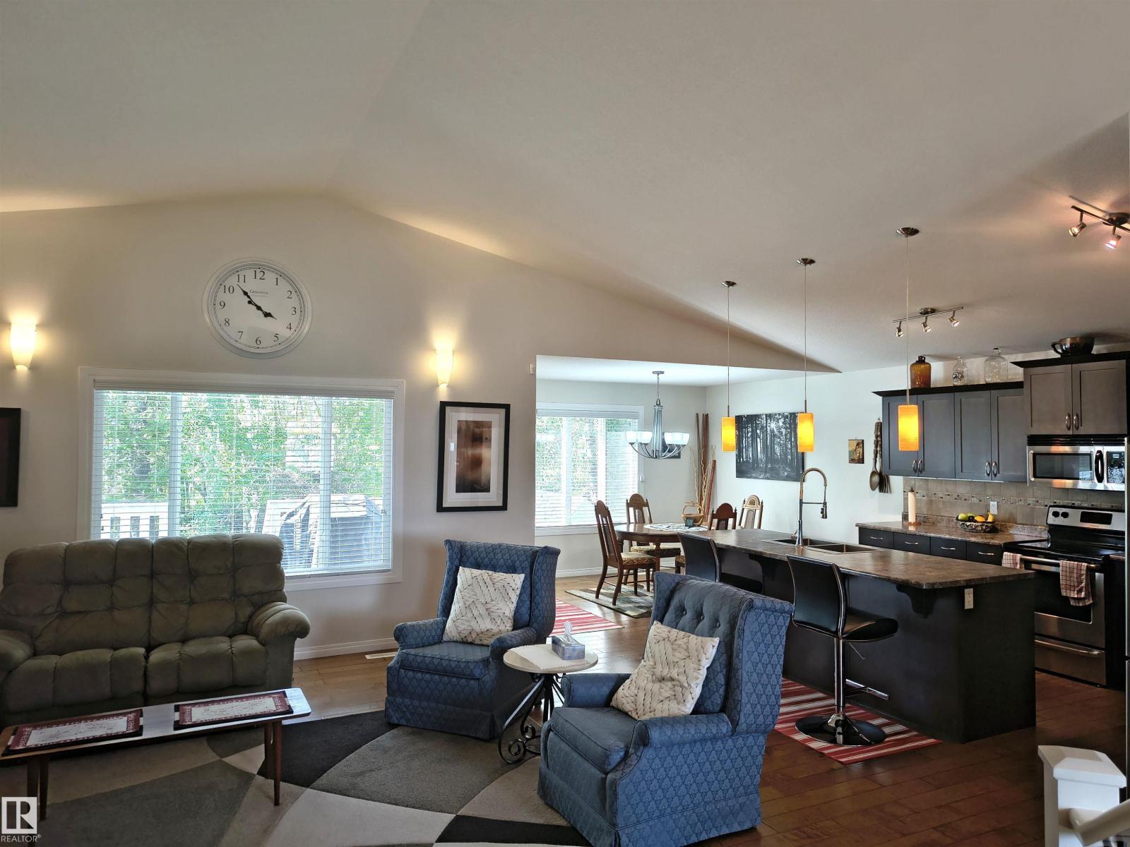 3901 44A AV — photo 14