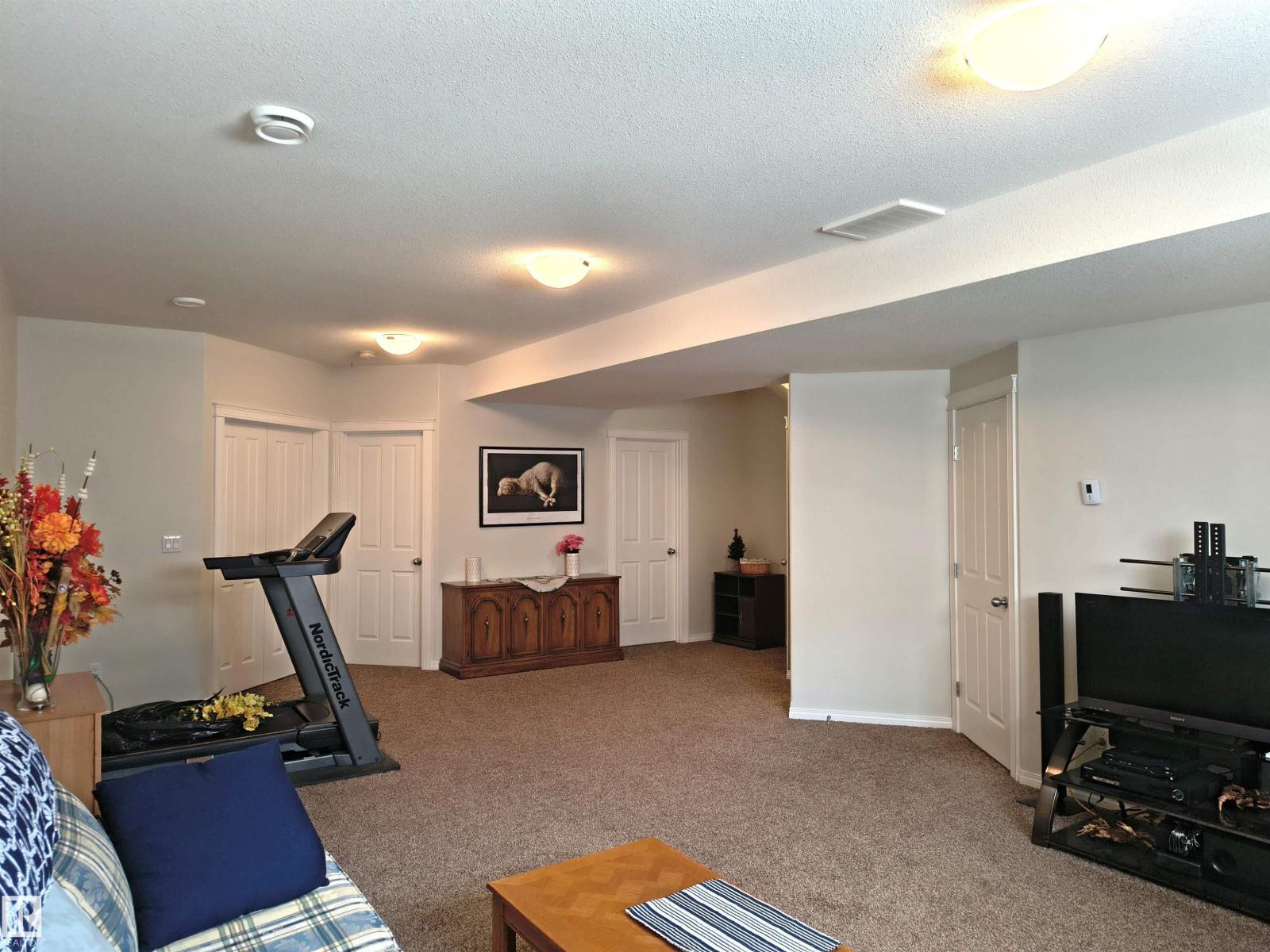 3901 44A AV — photo 38