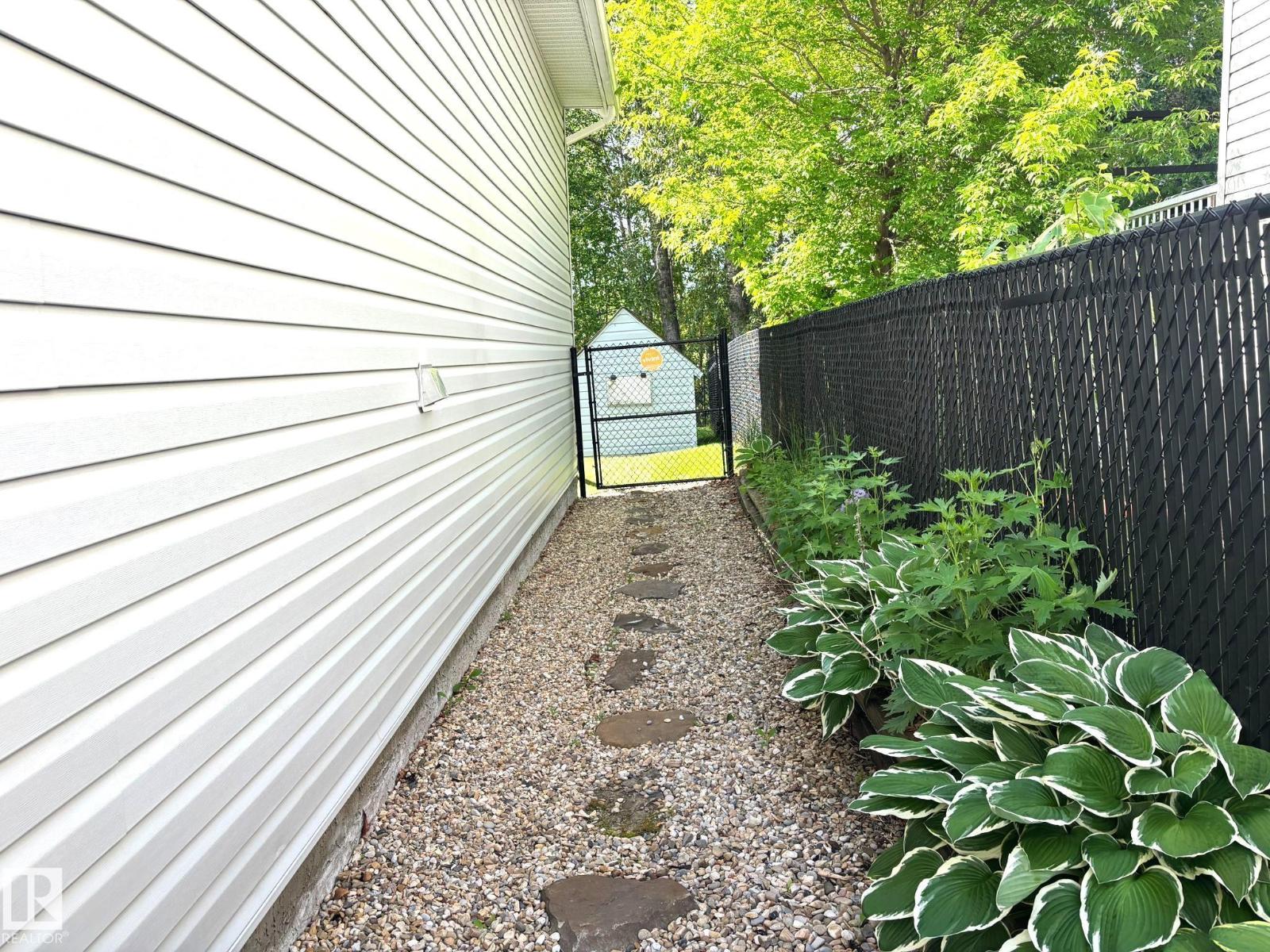 3901 44A AV — photo 48
