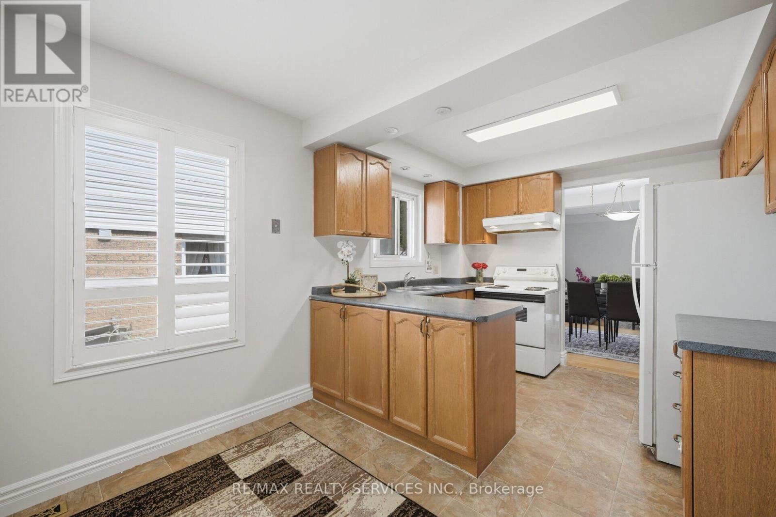 15 CLIMIE COURT - 19