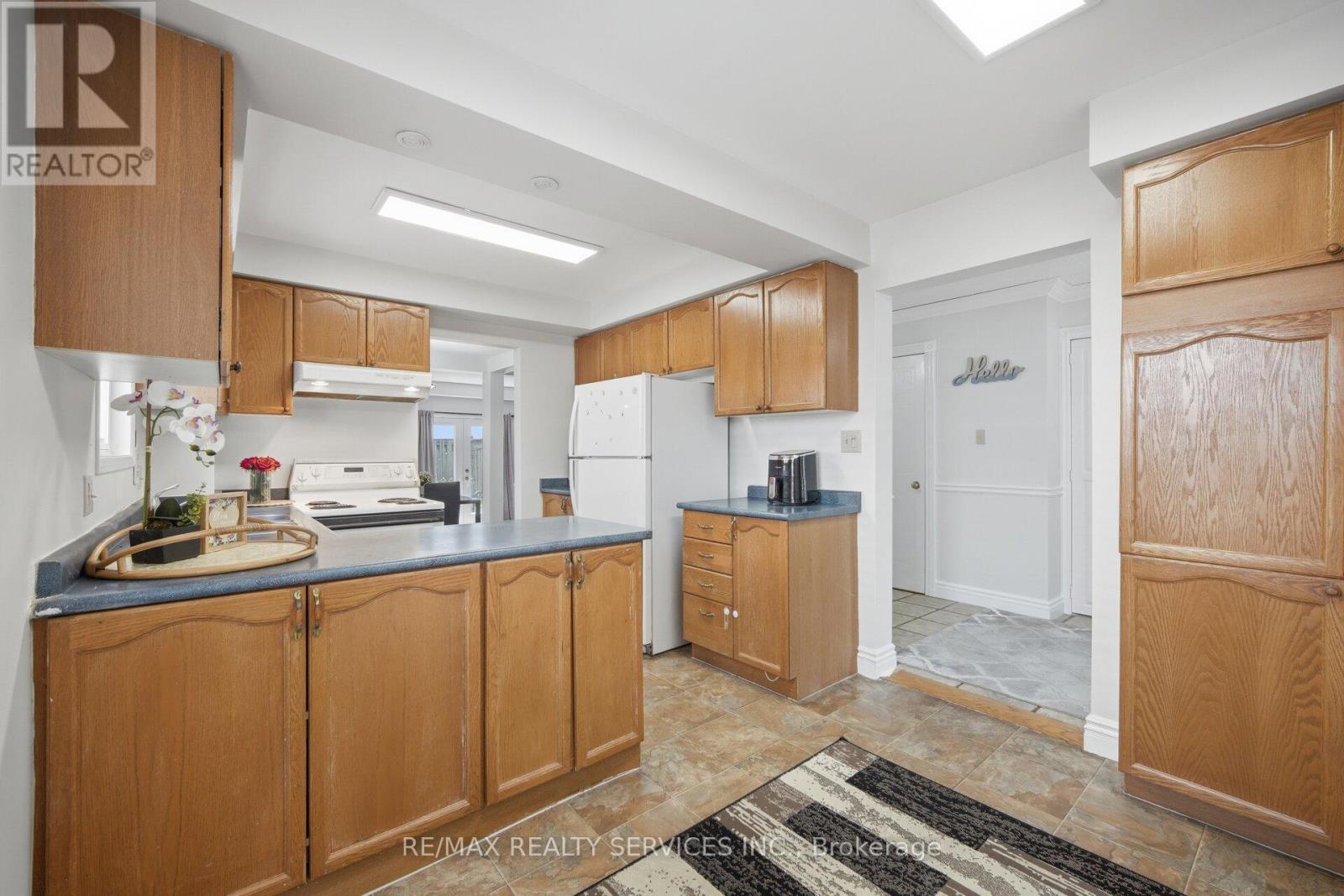 15 CLIMIE COURT - 20