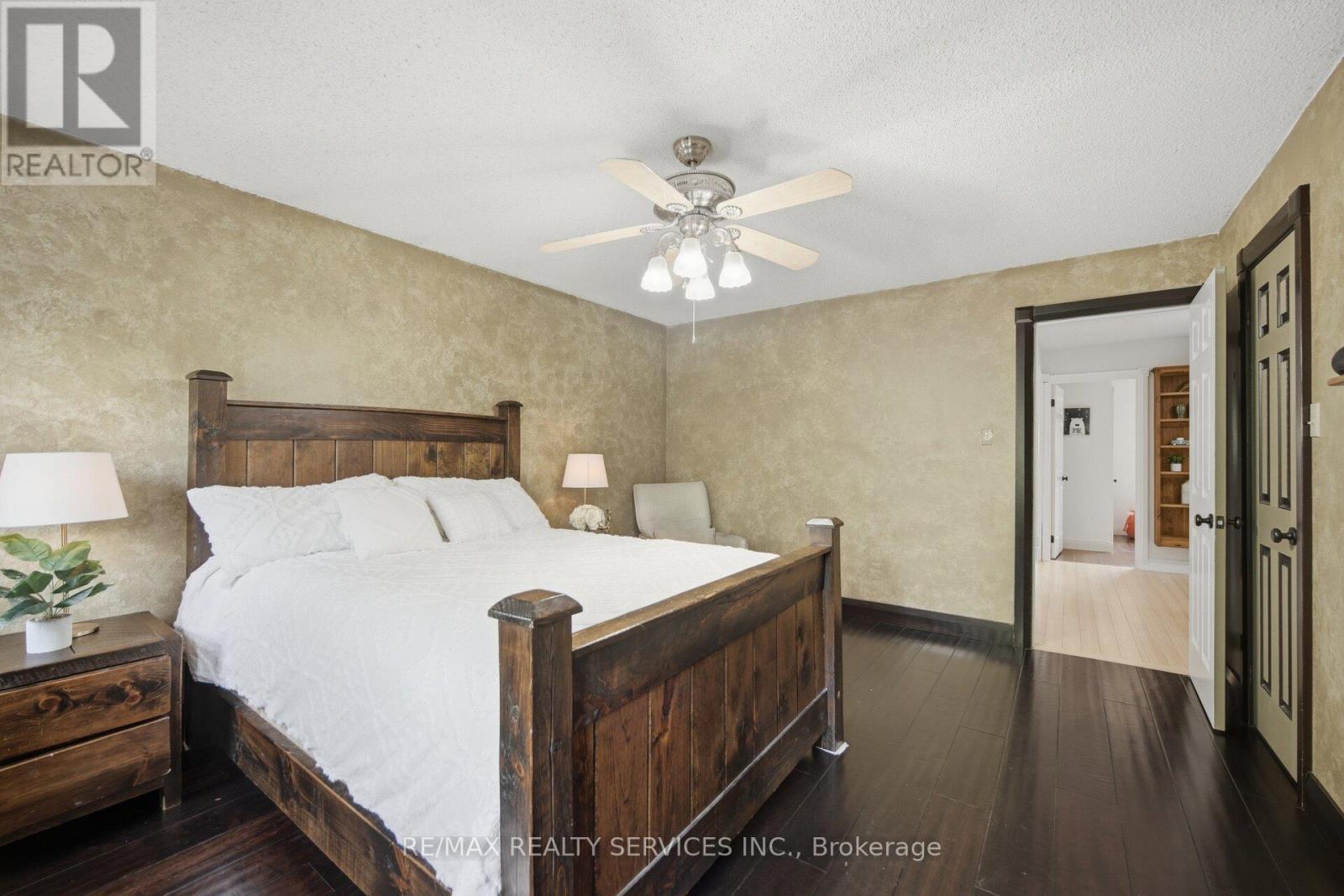 15 CLIMIE COURT - 27