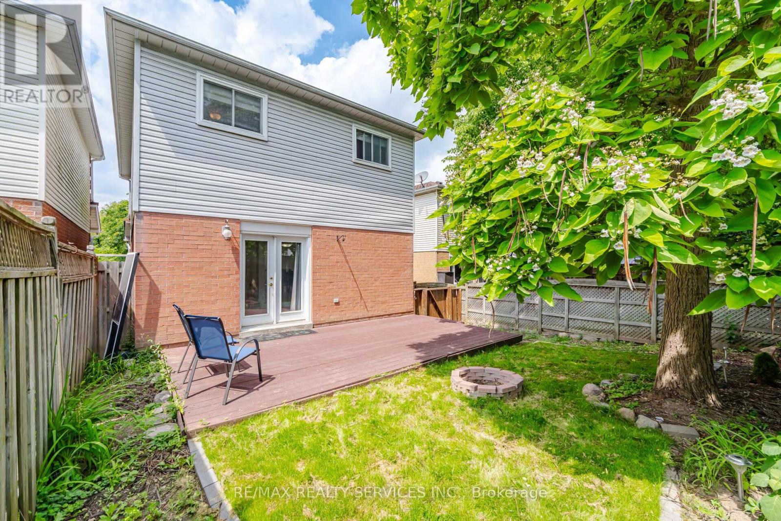 15 CLIMIE COURT - 42