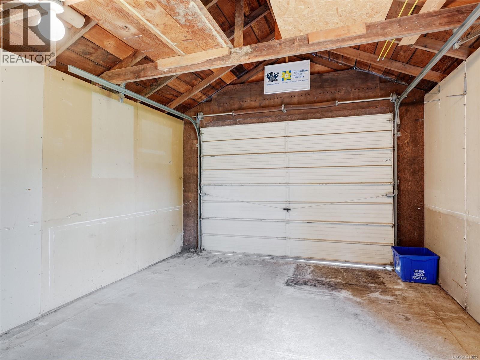  1501 Oakland Avenue, Victoria