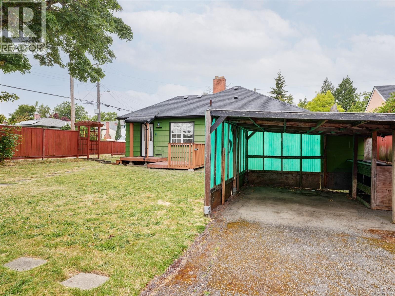  1501 Oakland Avenue, Victoria