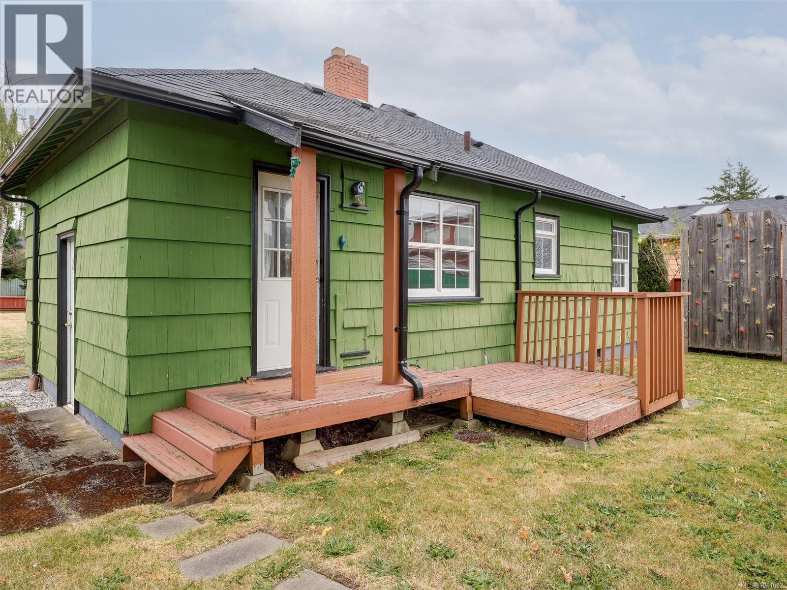  1501 Oakland Avenue, Victoria