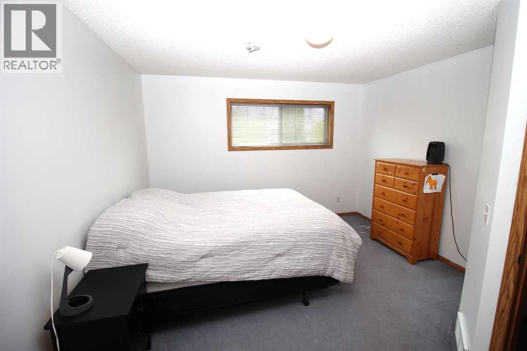 215 Millview Green SW - 12