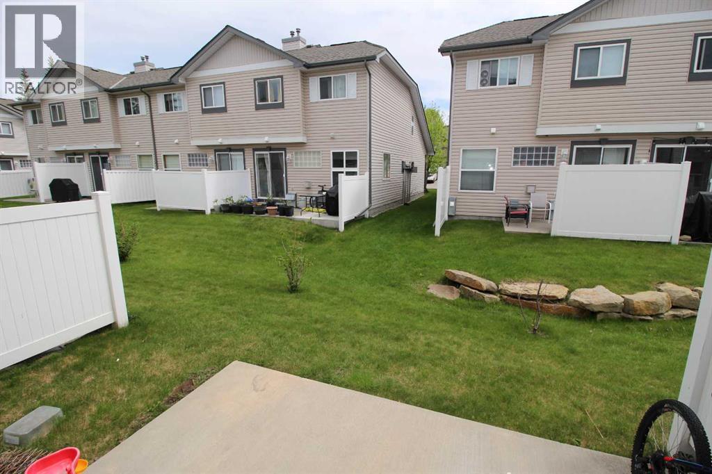 215 Millview Green SW - 19