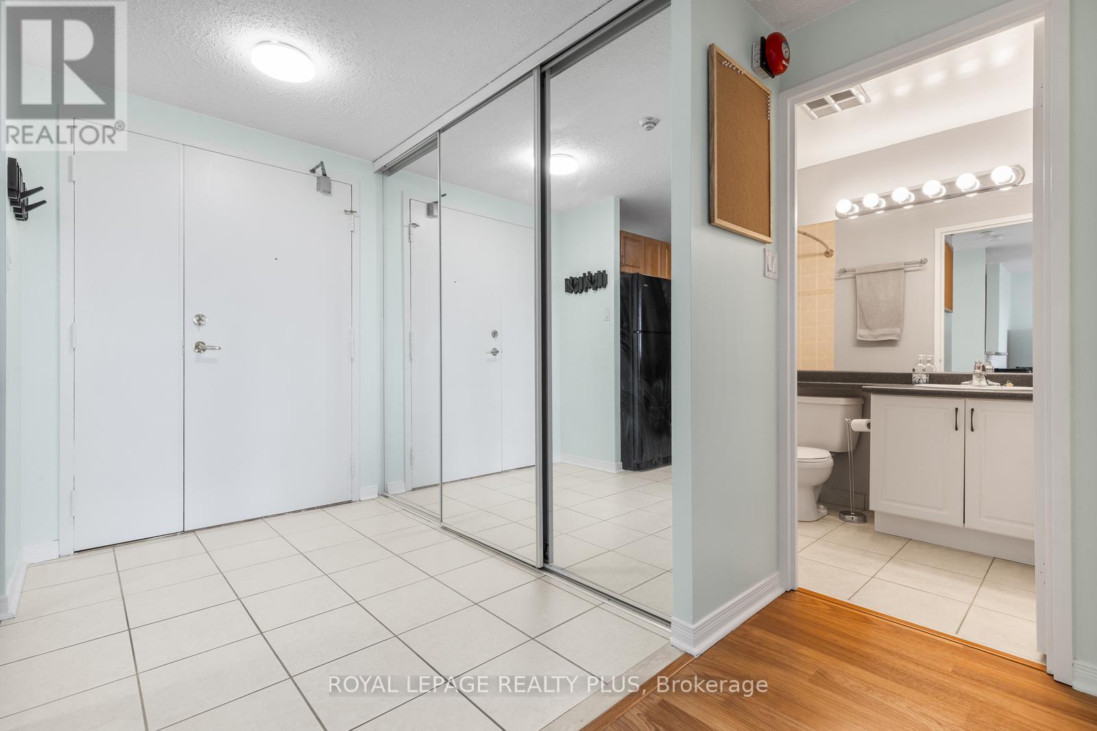 #1012 6720 GLEN ERIN DRIVE - 17