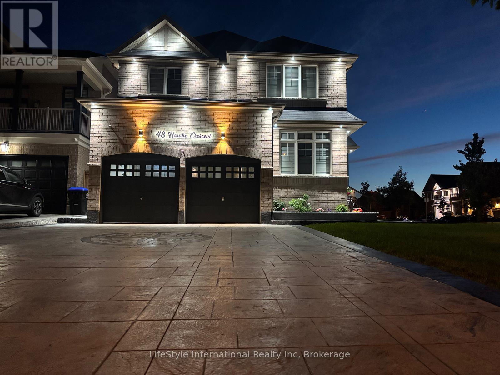 48 HAWKE CRESCENT - 1