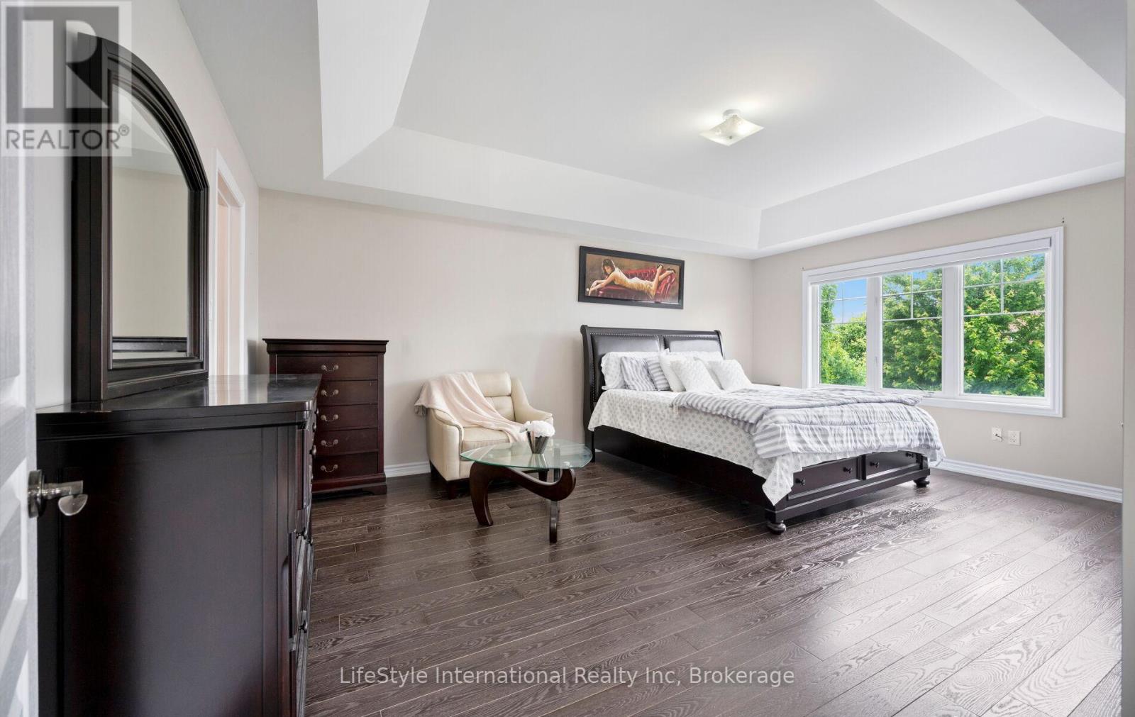 48 HAWKE CRESCENT - 30