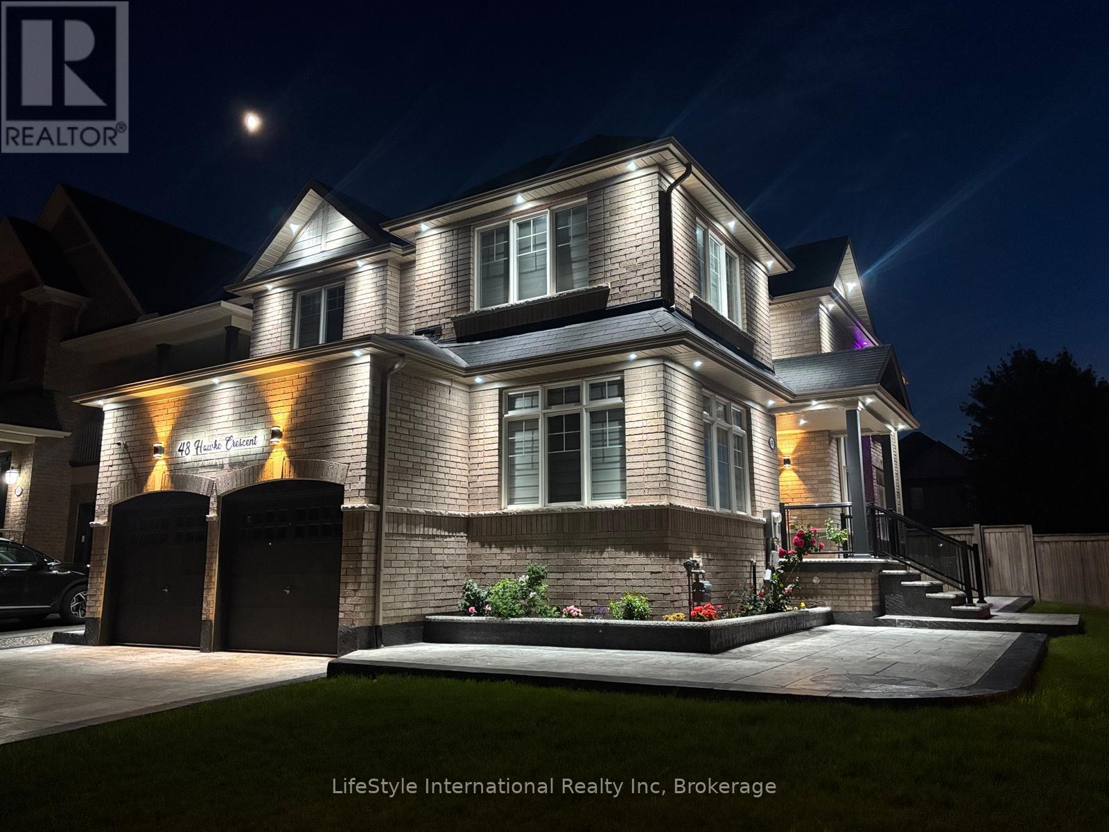 48 HAWKE CRESCENT - 3