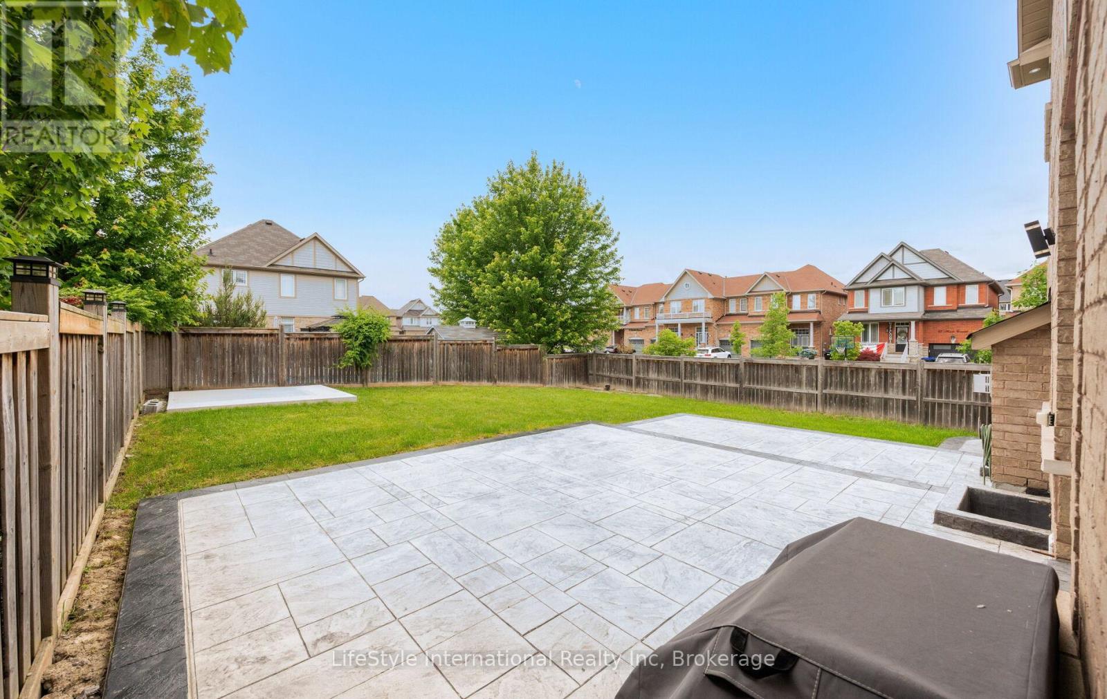 48 HAWKE CRESCENT - 46