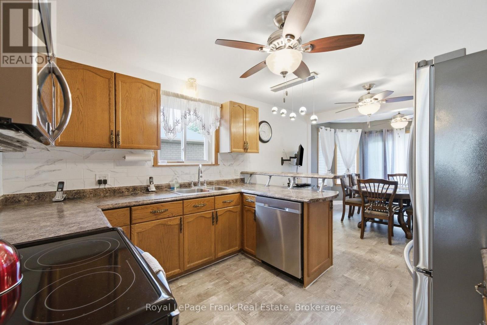 126 ANGELINE STREET S - 10