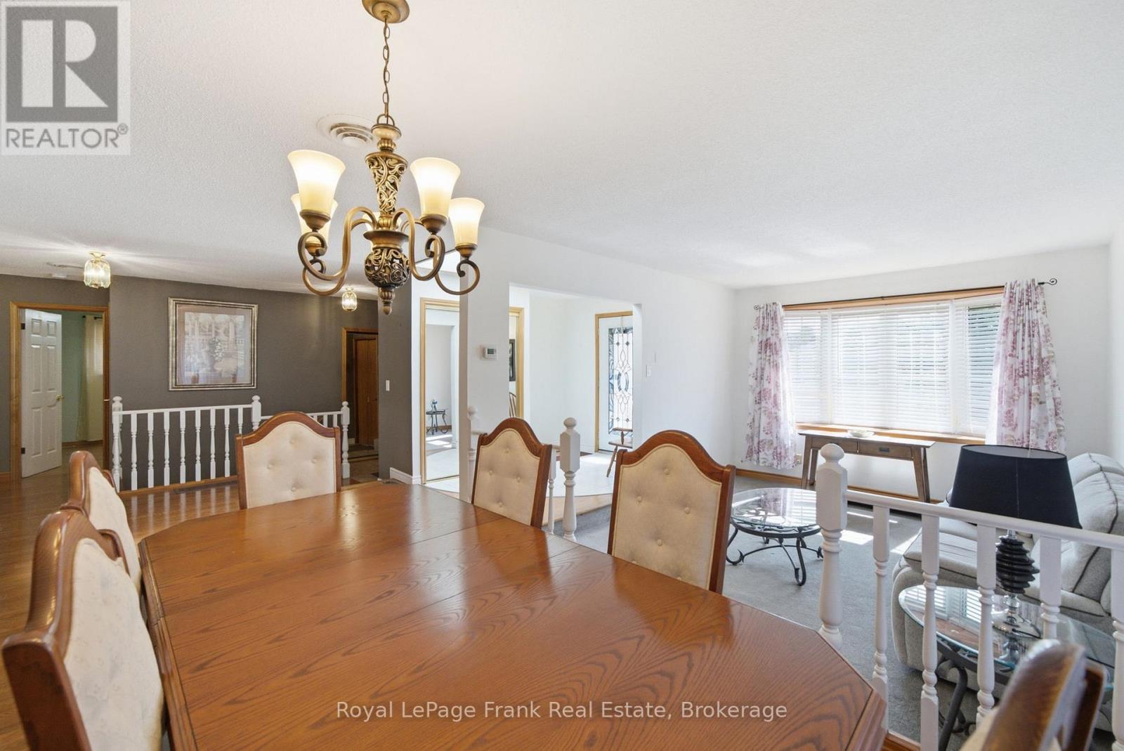 126 ANGELINE STREET S - 14