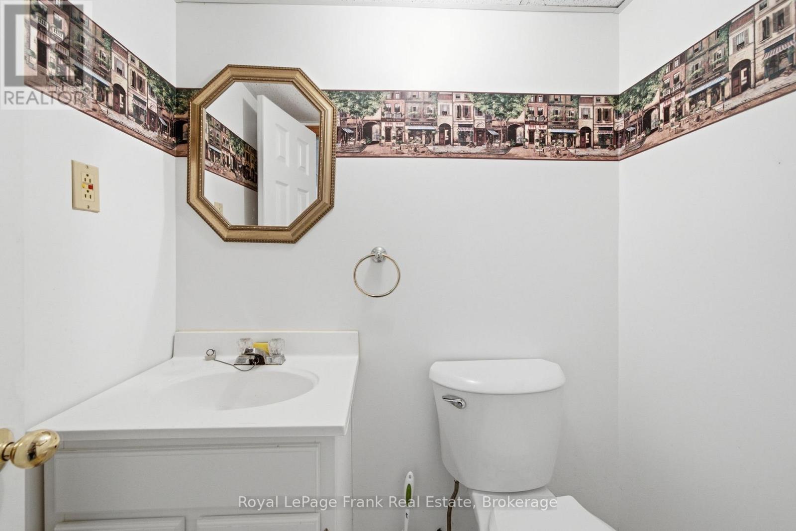 126 ANGELINE STREET S - 22