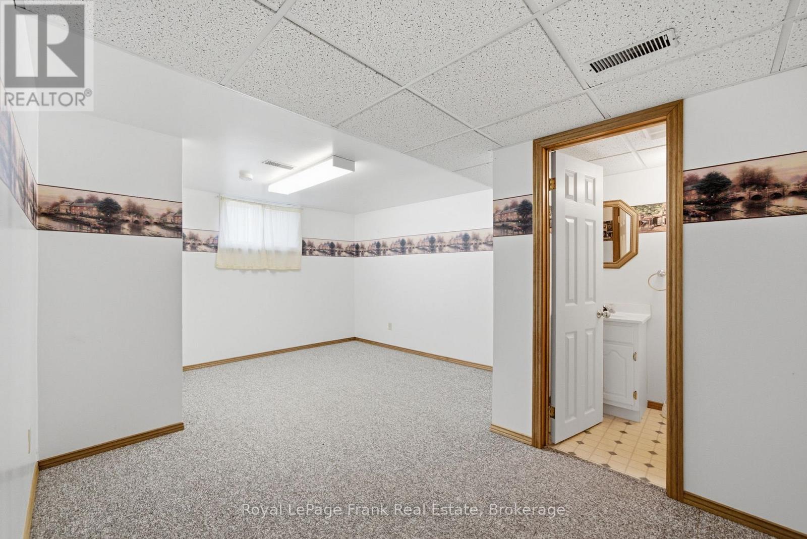 126 ANGELINE STREET S - 24