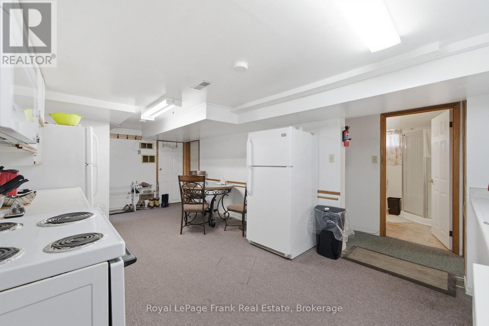 126 ANGELINE STREET S - 29