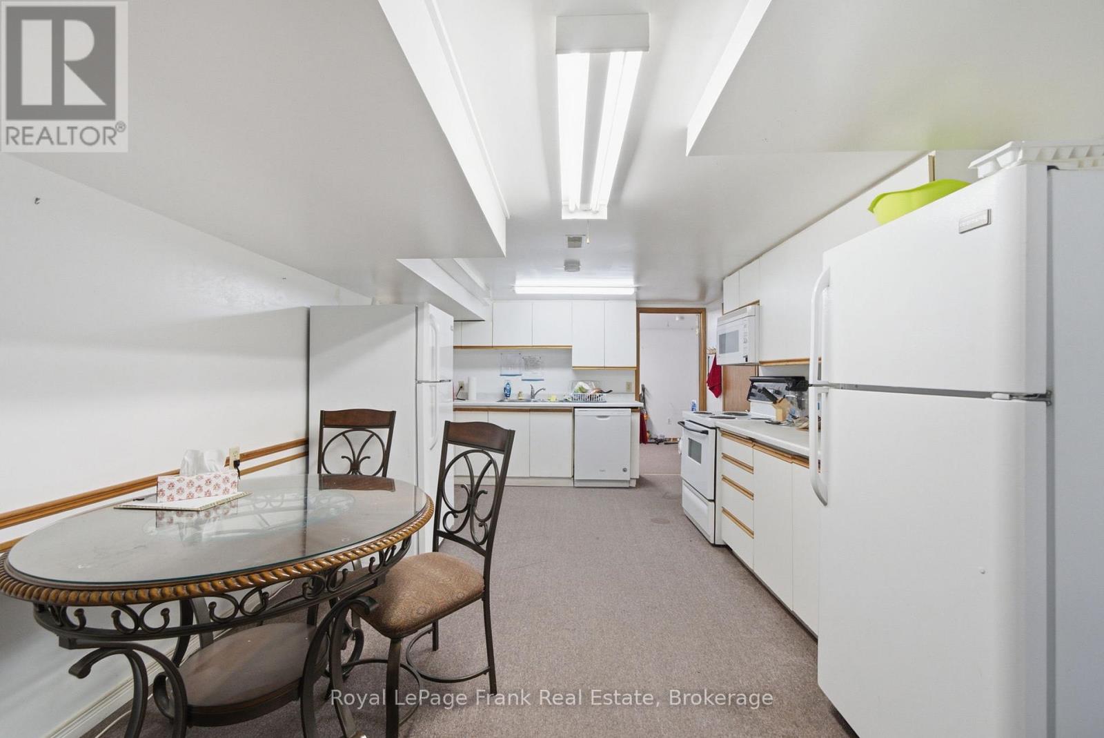 126 ANGELINE STREET S - 31