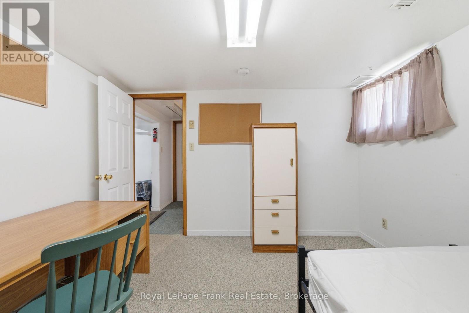 126 ANGELINE STREET S - 34