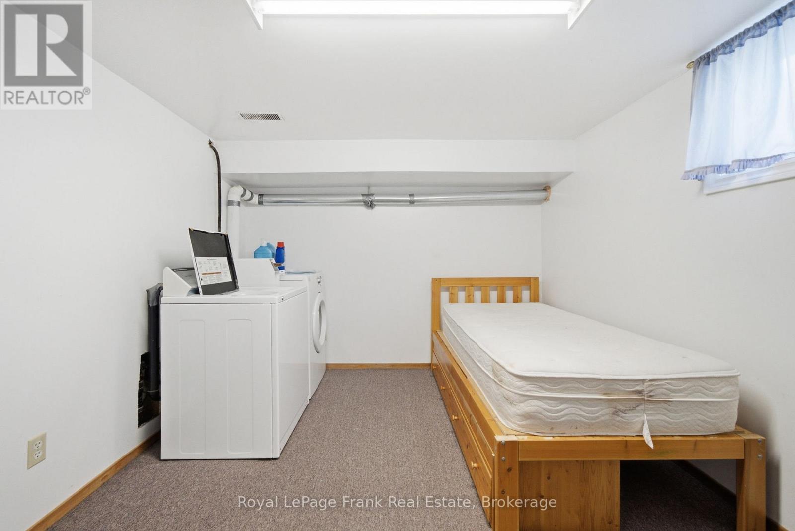 126 ANGELINE STREET S - 35