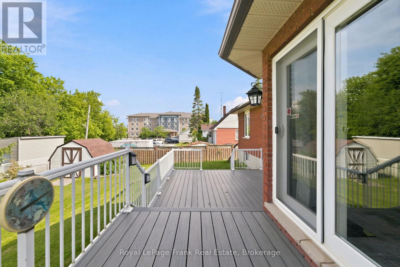 126 ANGELINE STREET S - 38