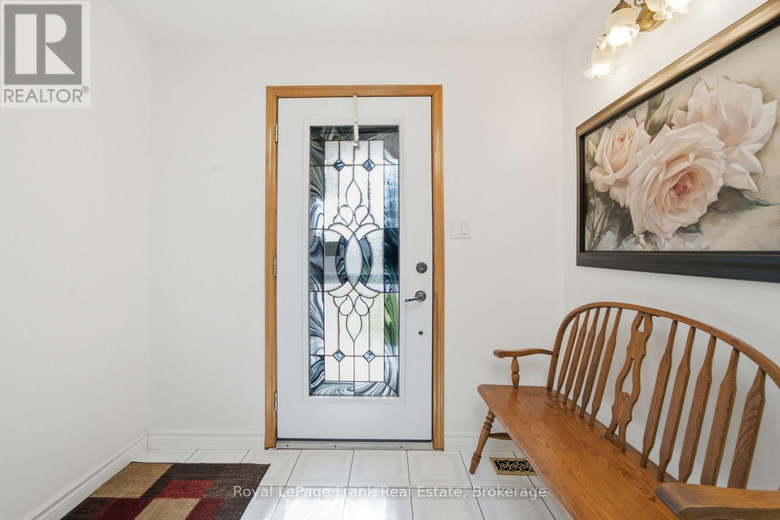 126 ANGELINE STREET S - 4
