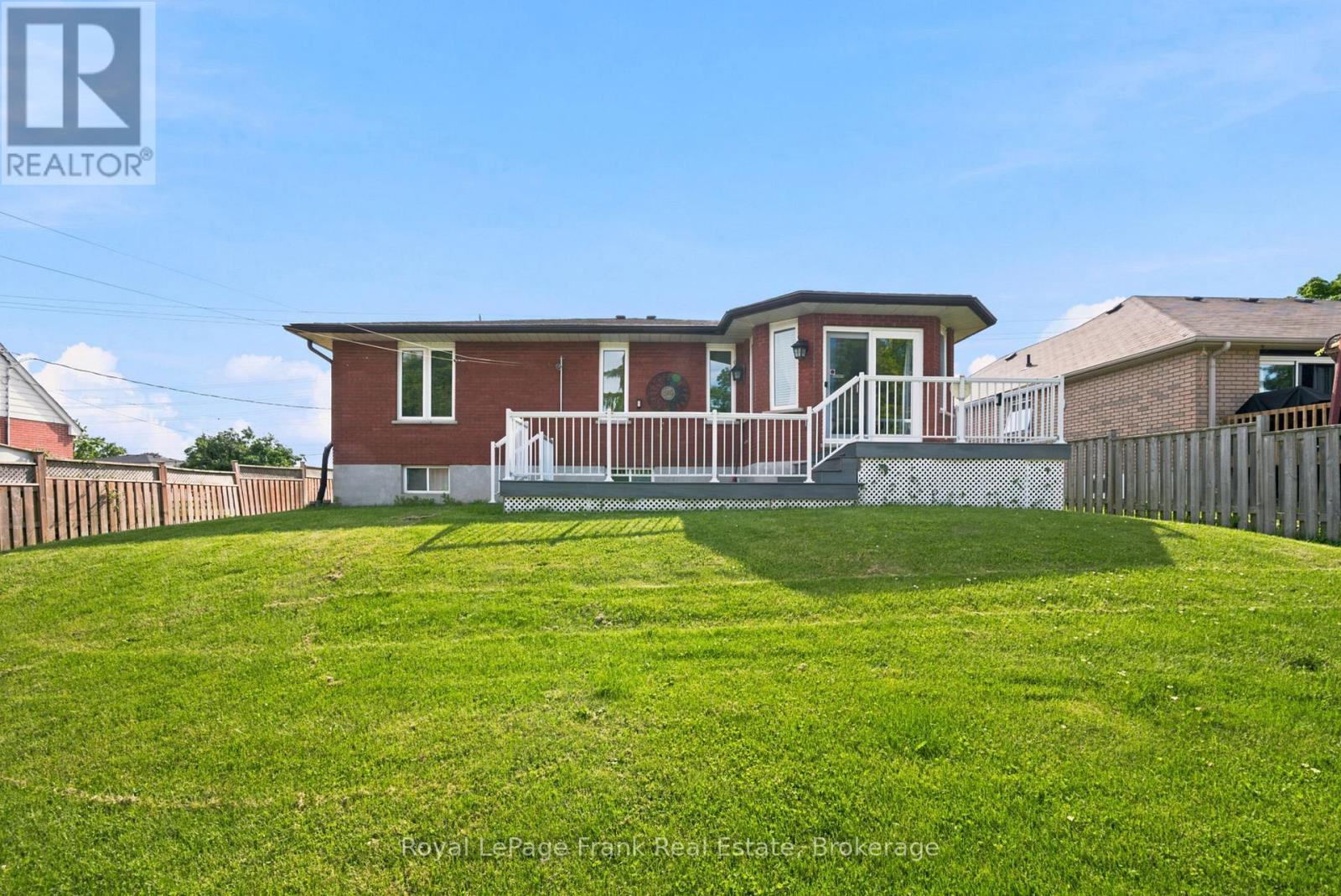 126 ANGELINE STREET S - 42
