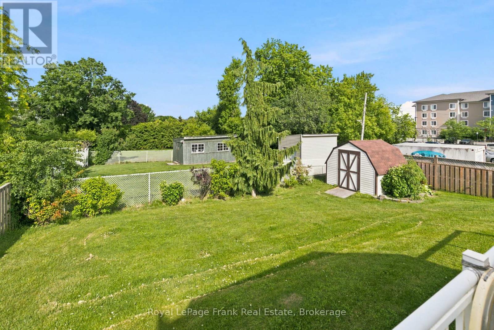126 ANGELINE STREET S - 43