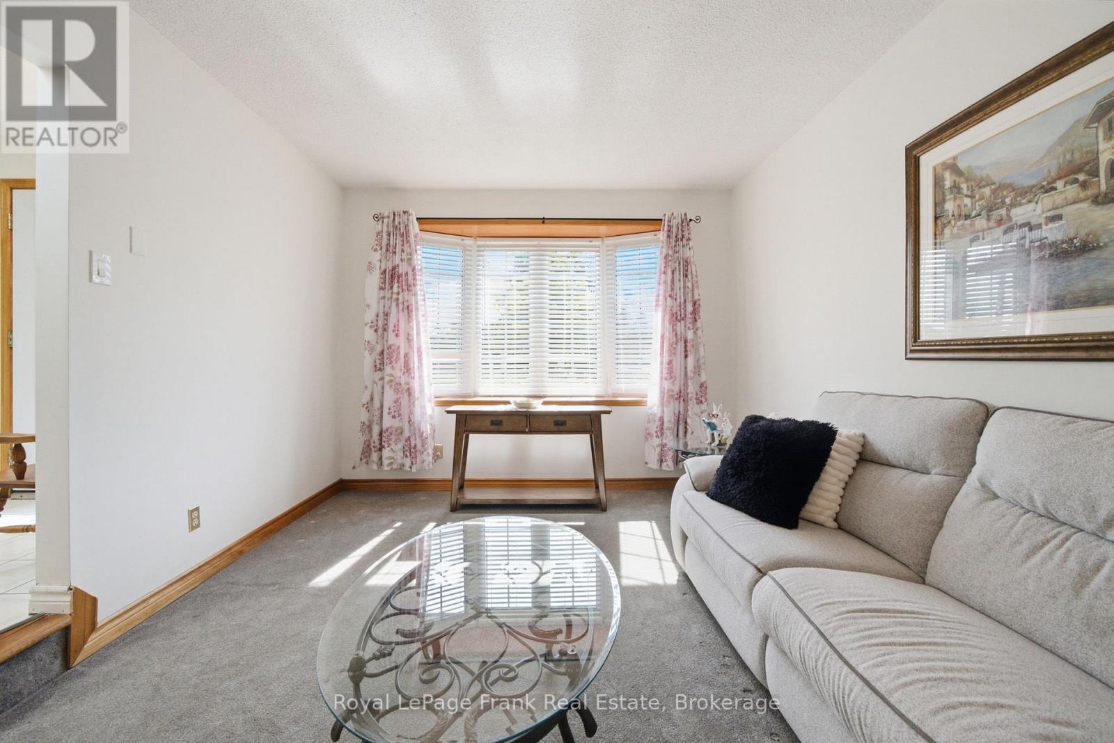126 ANGELINE STREET S - 6