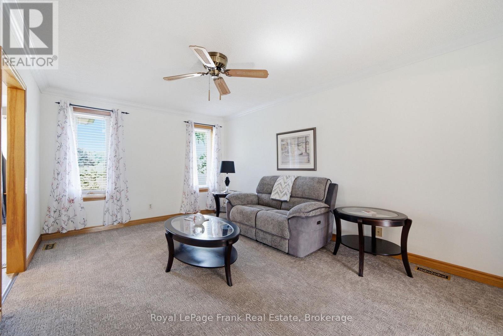 126 ANGELINE STREET S - 8