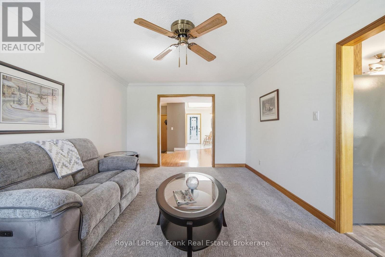 126 ANGELINE STREET S - 9