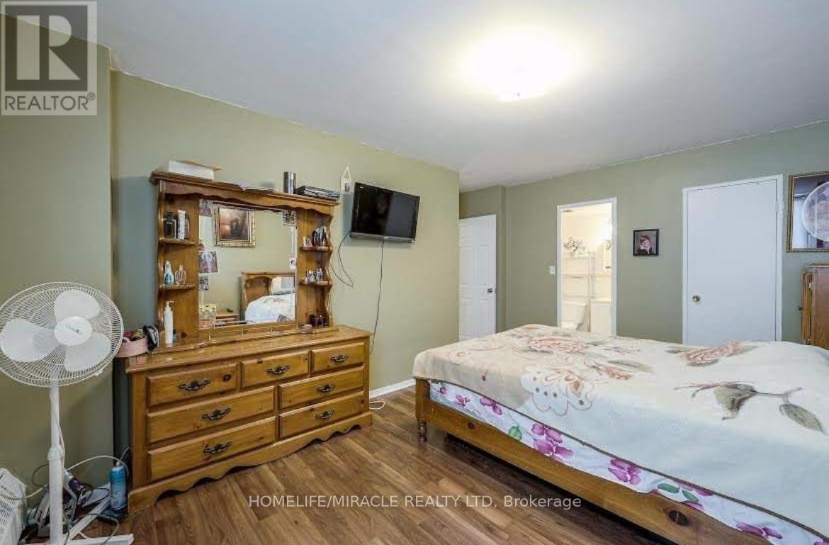 #216 60 PAVANE LINKWAY - 15