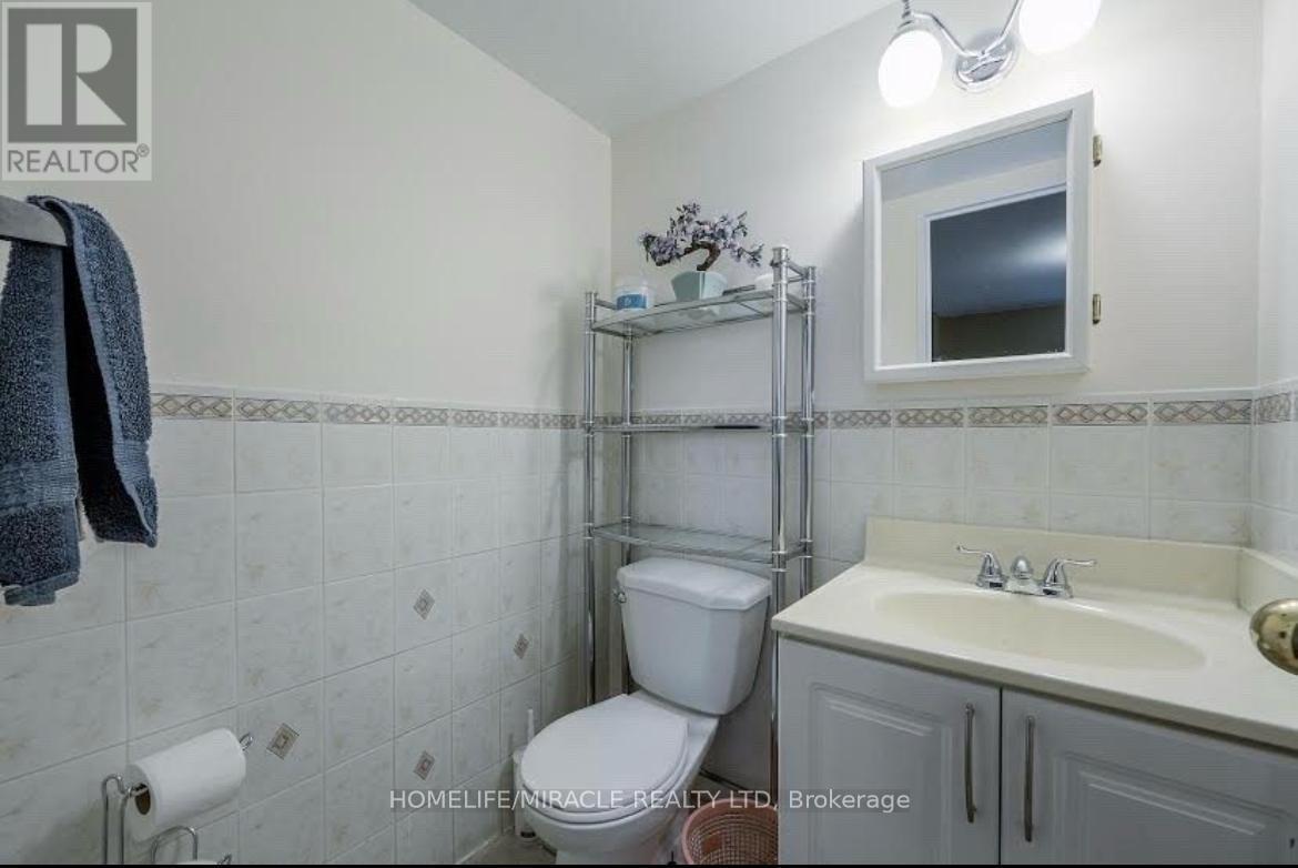 #216 60 PAVANE LINKWAY - 16
