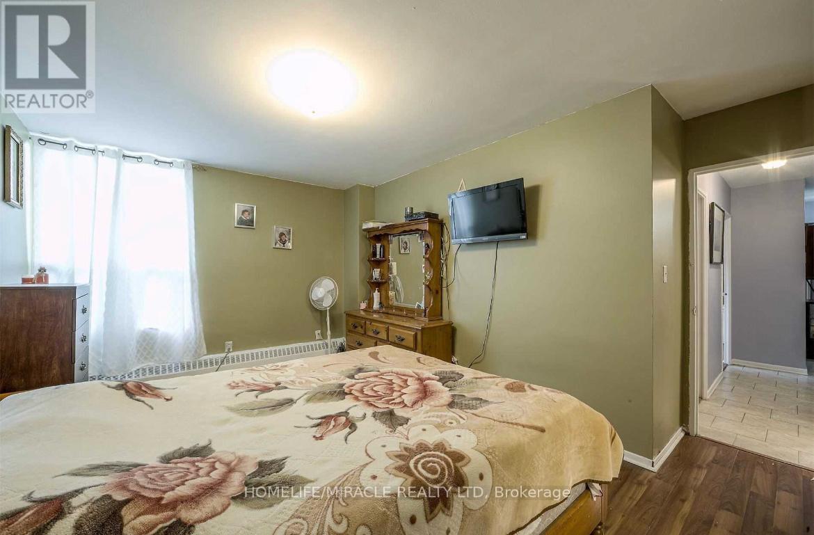 #216 60 PAVANE LINKWAY - 18