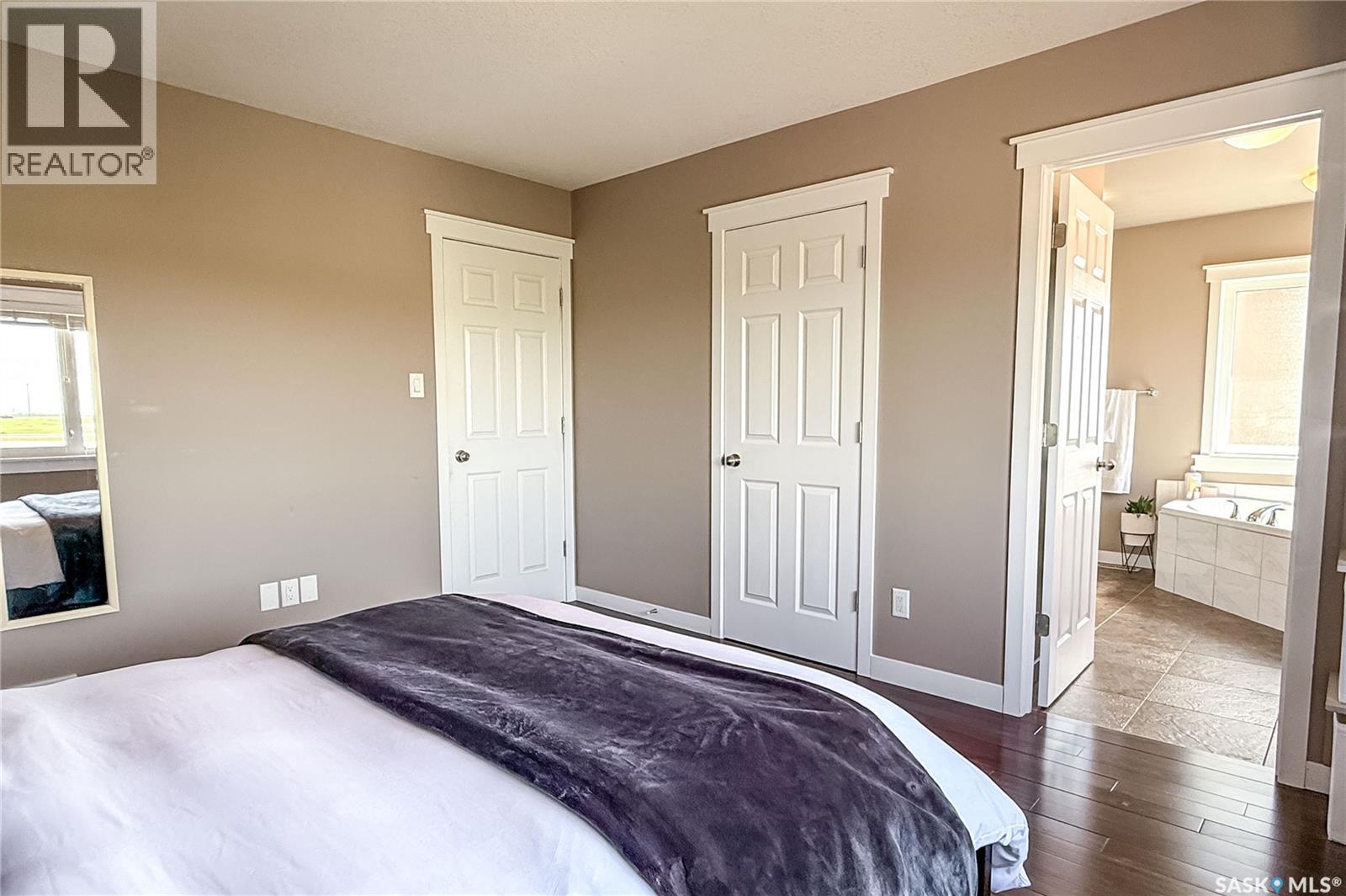 4513 Padwick AVENUE — photo 32