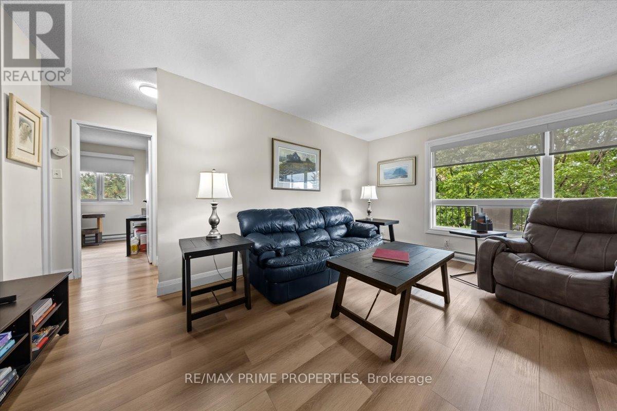 #209 158A MCARTHUR AVENUE - 16