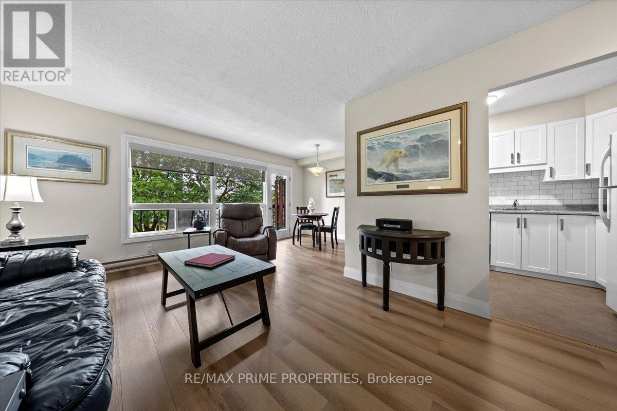 #209 158A MCARTHUR AVENUE - 15