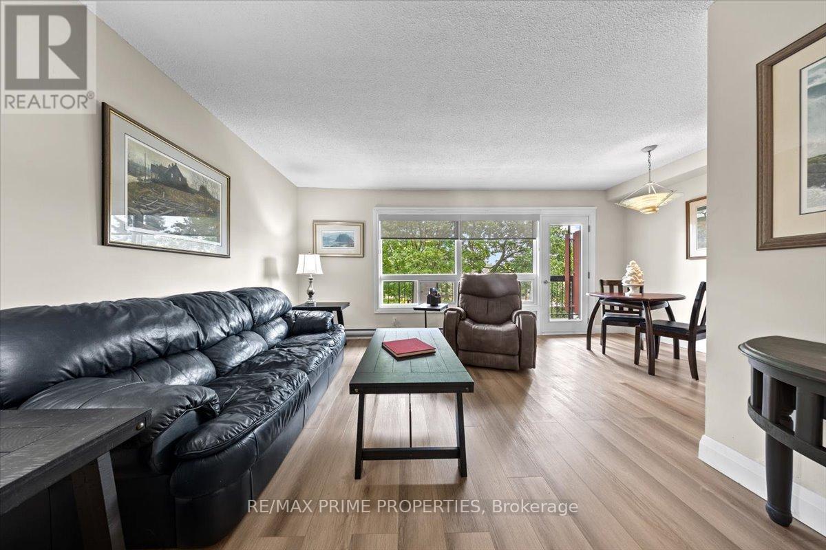 #209 158A MCARTHUR AVENUE - 14