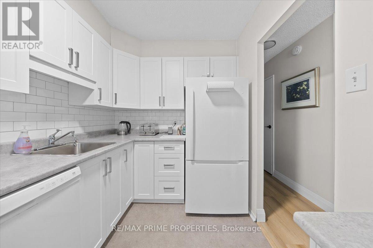 #209 158A MCARTHUR AVENUE - 8