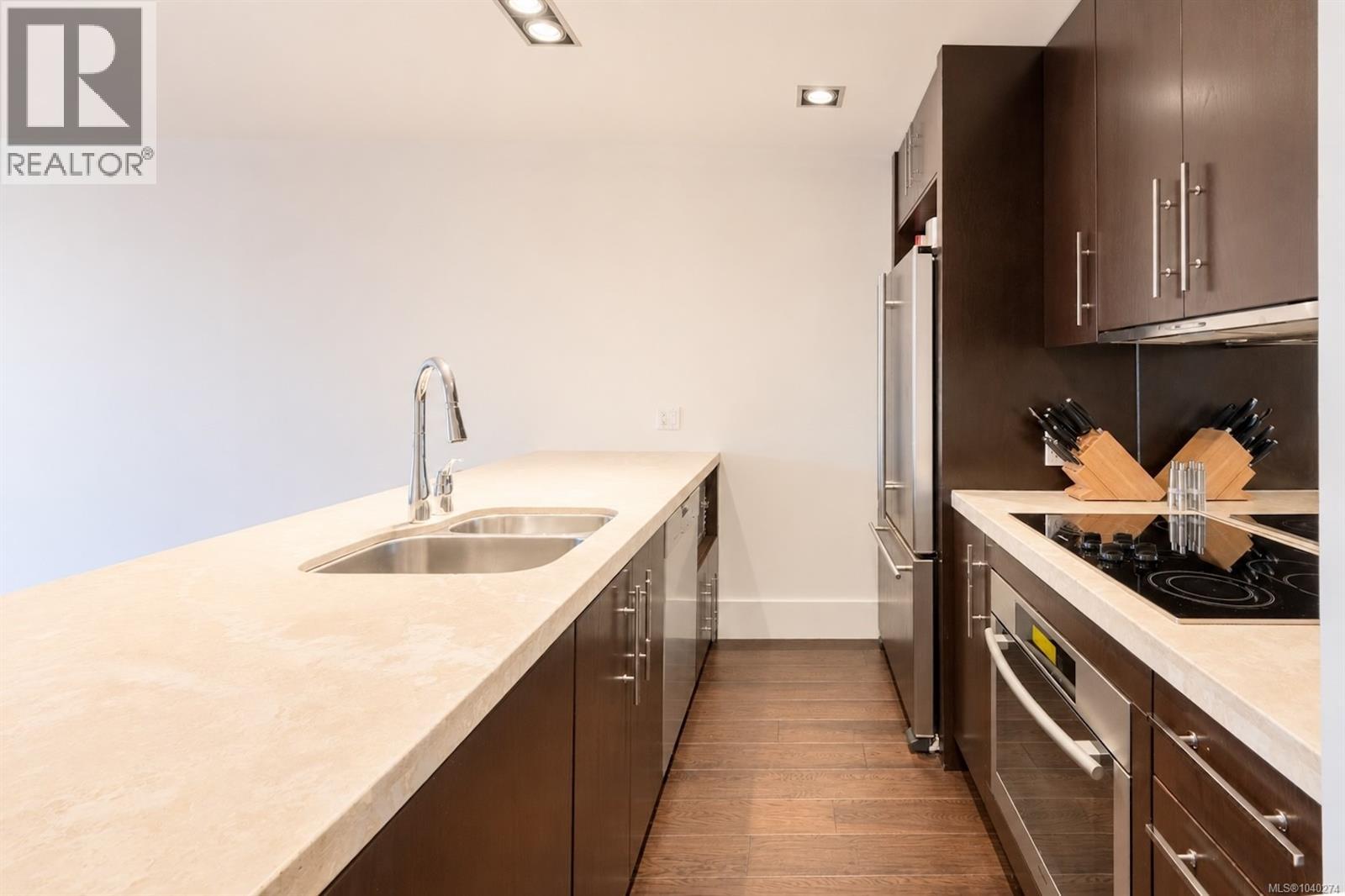 #106 368 Main St - 10