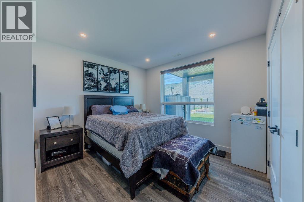 880 Cantle Drive - 77