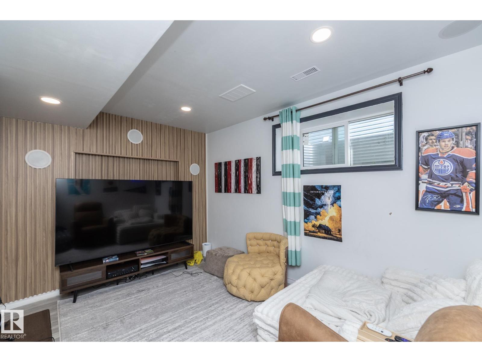 3506 48 AV — photo 28