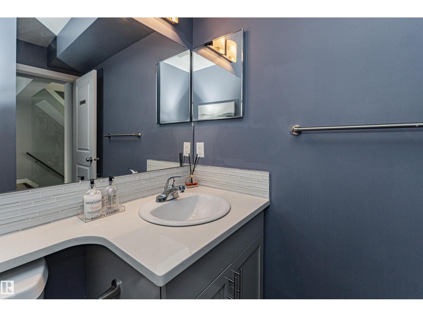 #35 675 Albany WY NW - 10