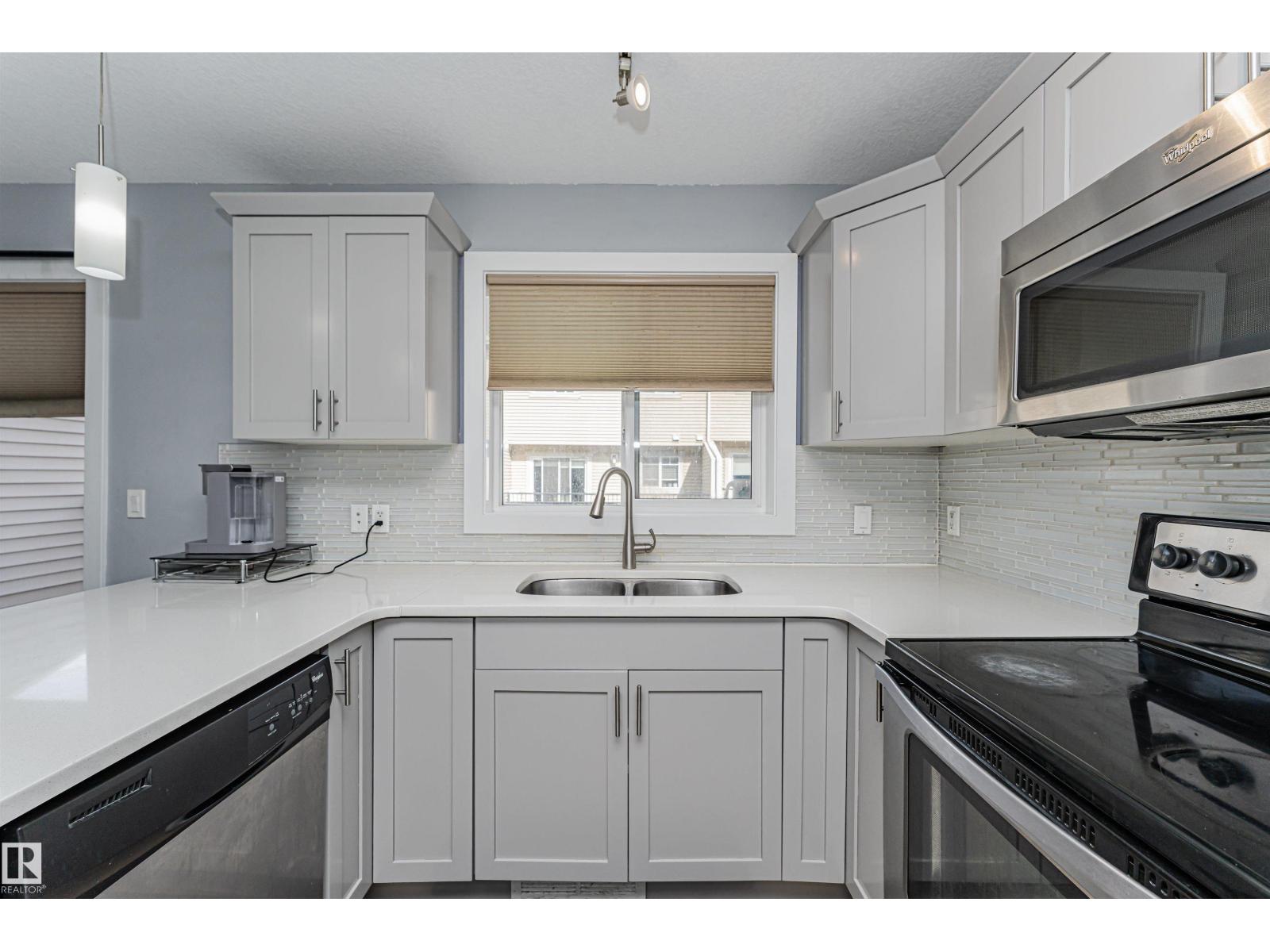 #35 675 Albany WY NW - 16