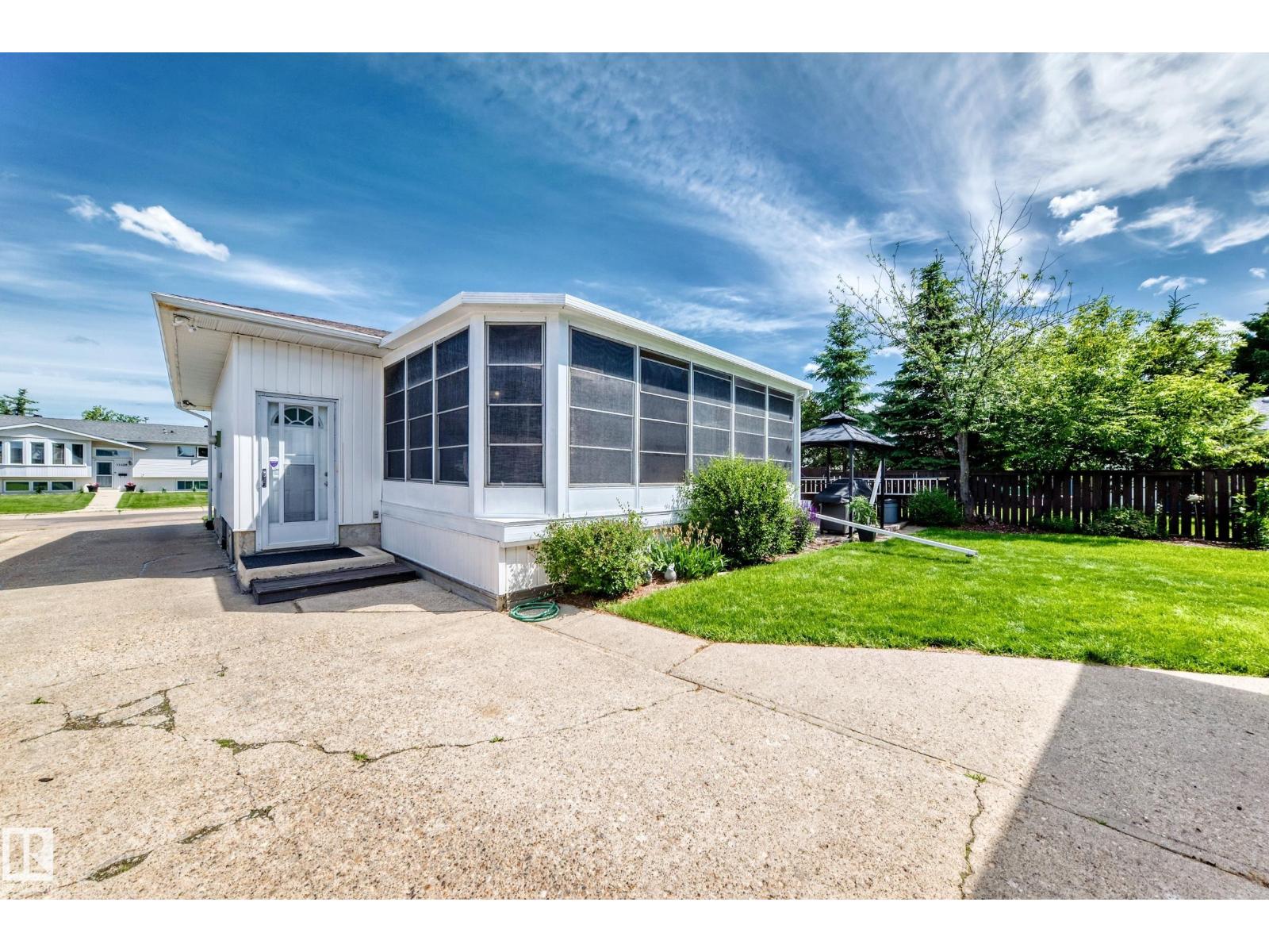 11423 161 AV NW - 53