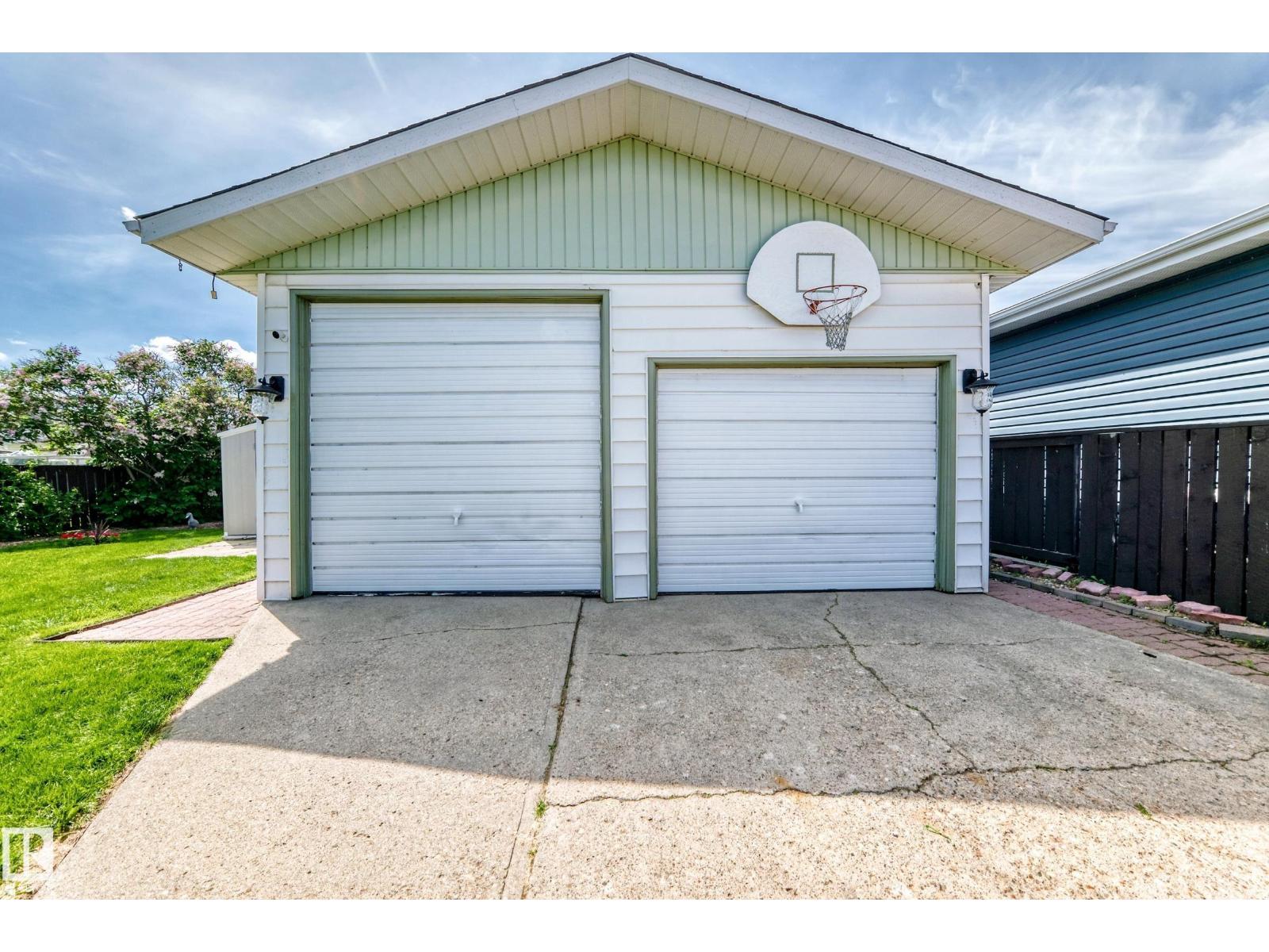 11423 161 AV NW - 54